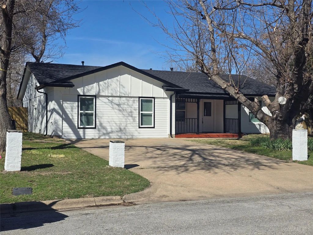 8017 Donegal Lane, North Richland Hills
