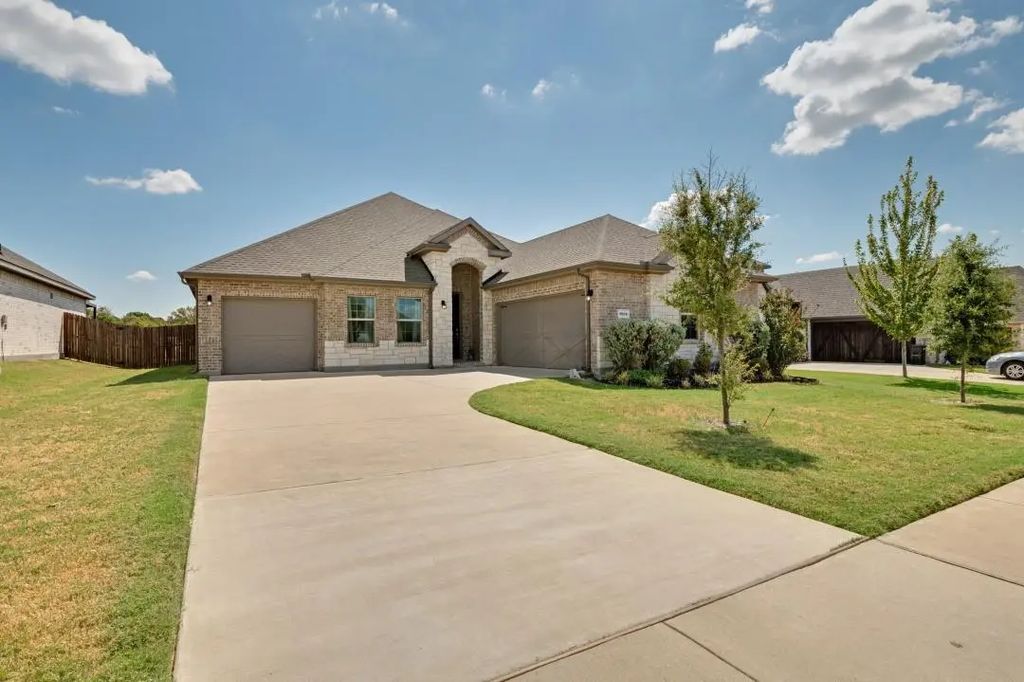 1006 Summer Grove Drive, Midlothian