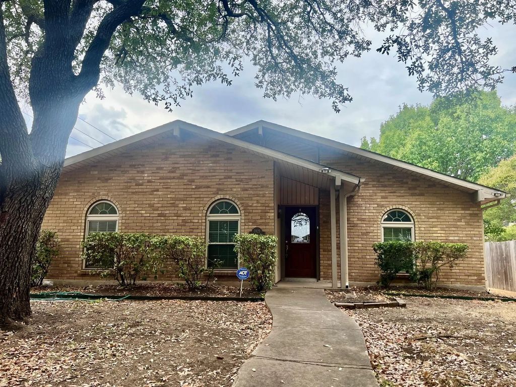 3925 Villa Downs Drive, Plano