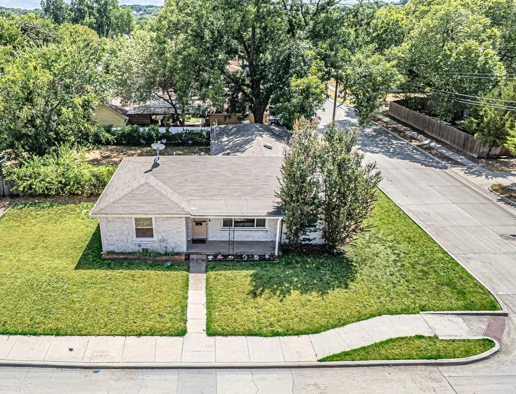 5761 Tracyne Drive, Westworth Village