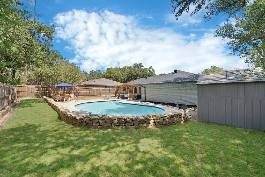 2500 Highgate Drive, Arlington