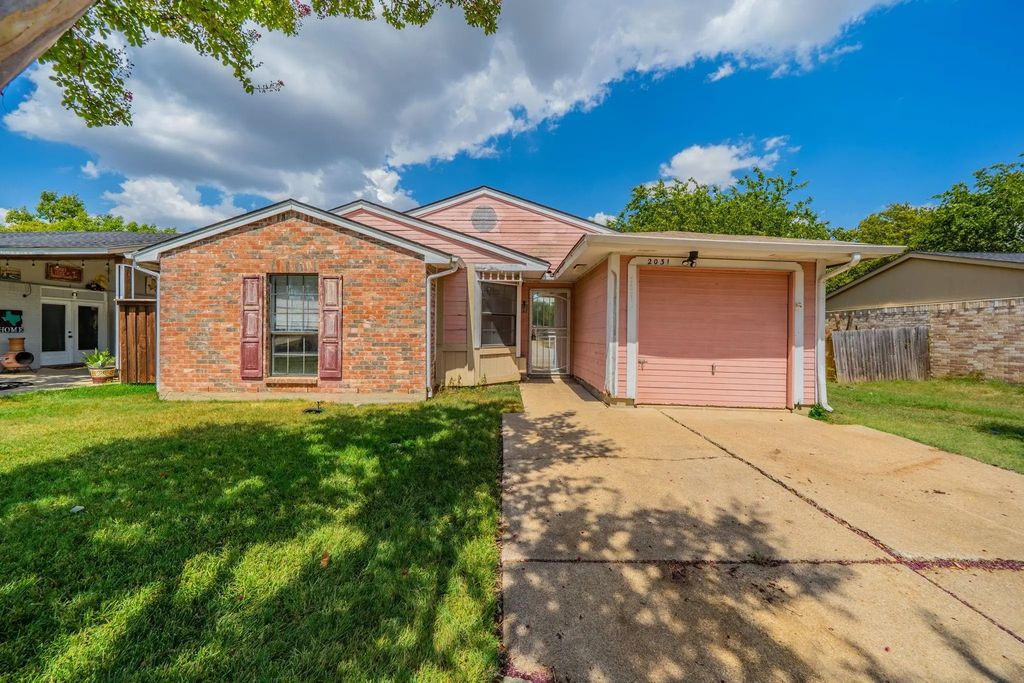 2031 Sharpshire Lane, Arlington