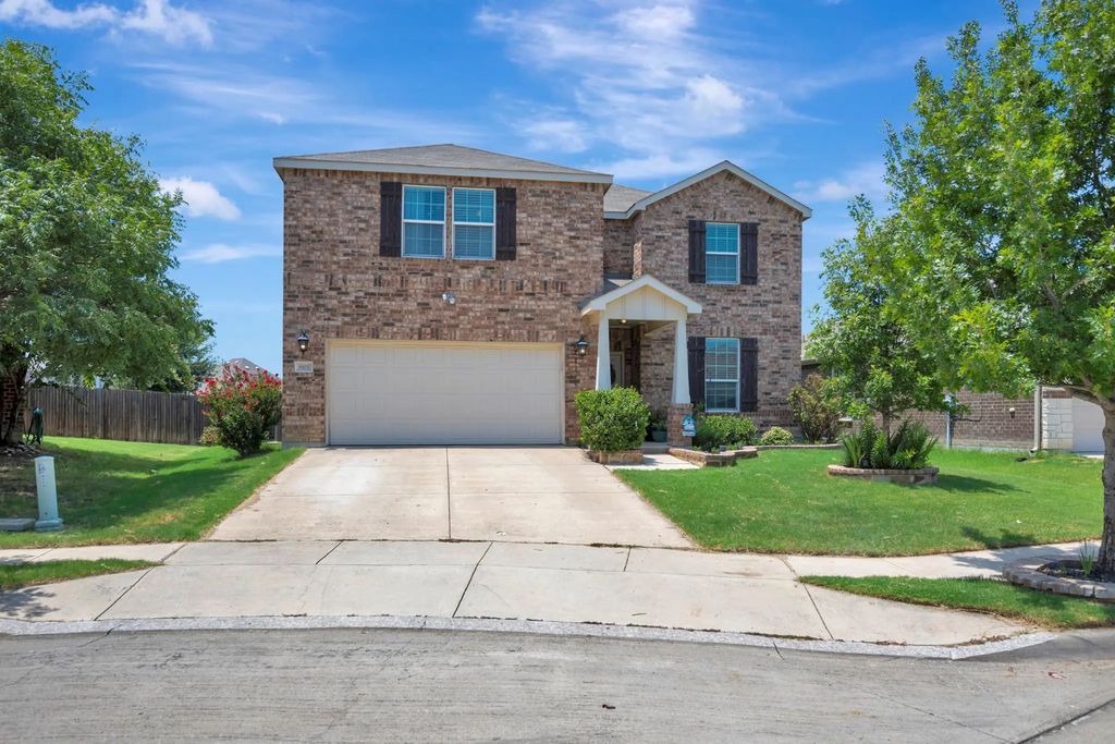 8105 Kurgan Trail, Fort Worth