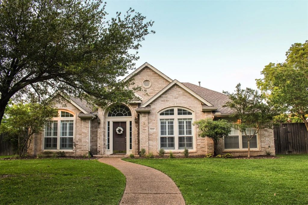 7247 Brennans Drive, Dallas