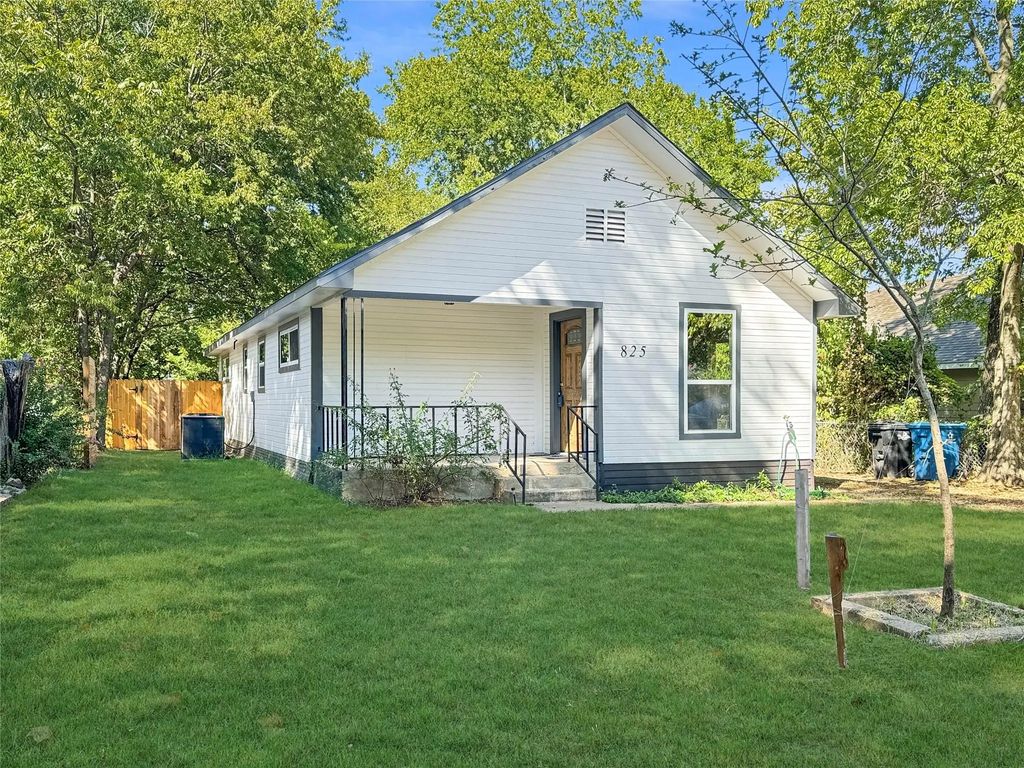 825 W Nelson Street, Denison