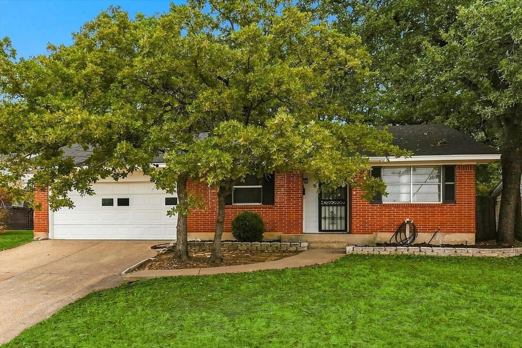 1813 Barron Lane, Fort Worth