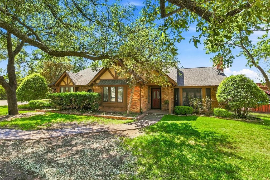 11513 Ridgeview Circle, Fort Worth