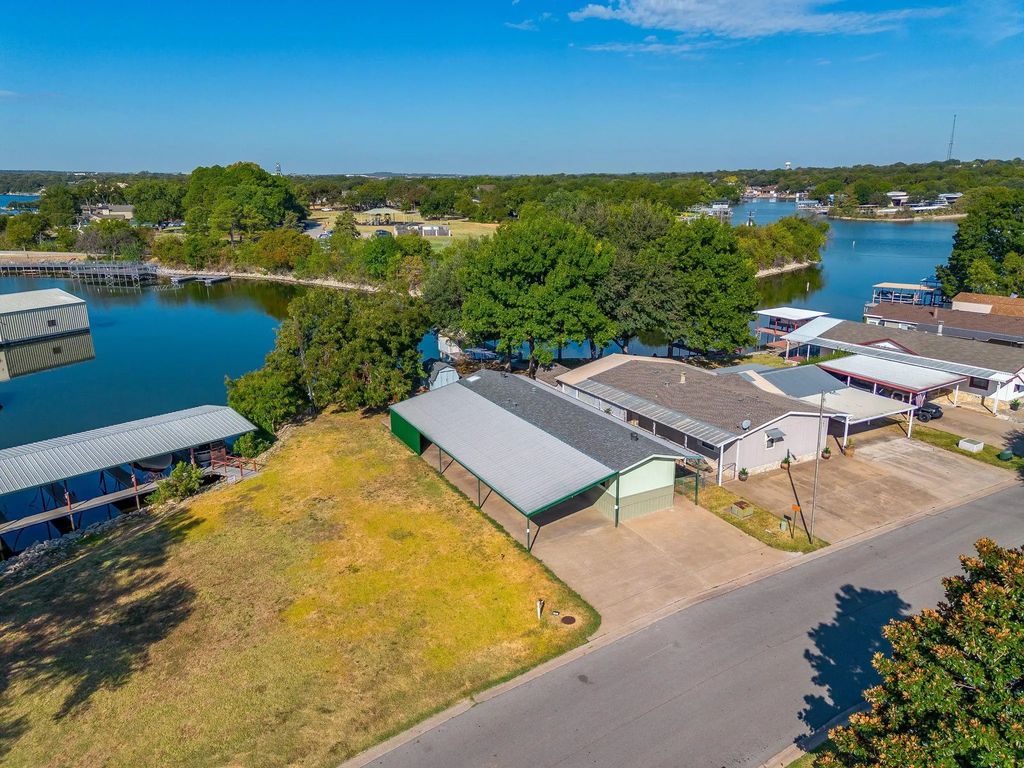 201 Brazos Harbor Drive, Granbury