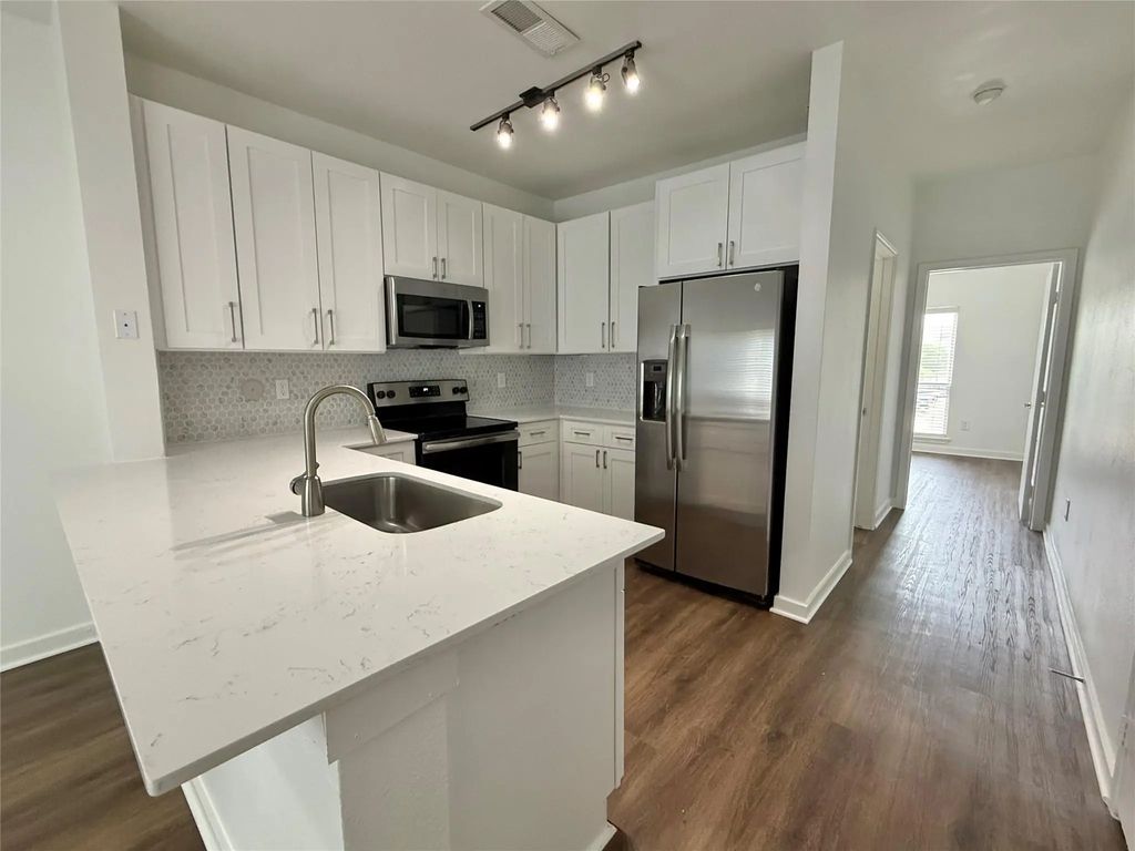 6740 Windhaven Parkway 6031, The Colony
