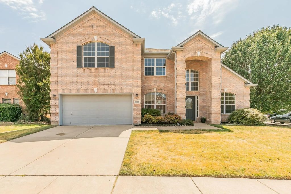 7300 Falcon Court, North Richland Hills