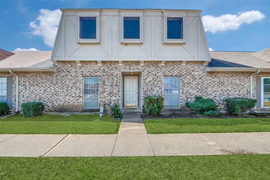 6 W Mountain Creek Drive 29, Grand Prairie