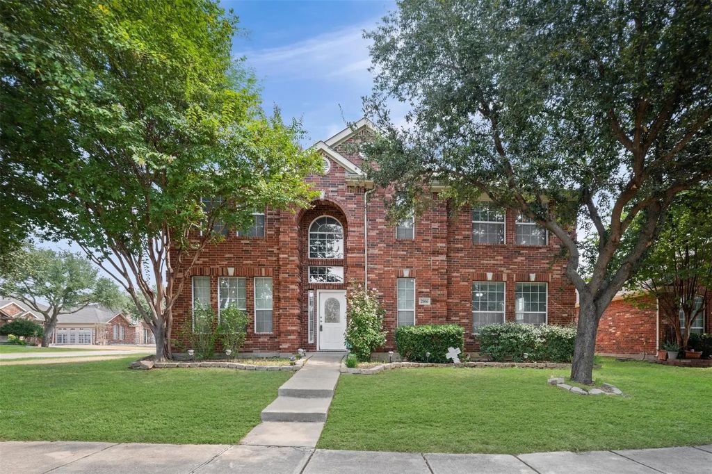 2006 Trickling Creek Drive, Garland