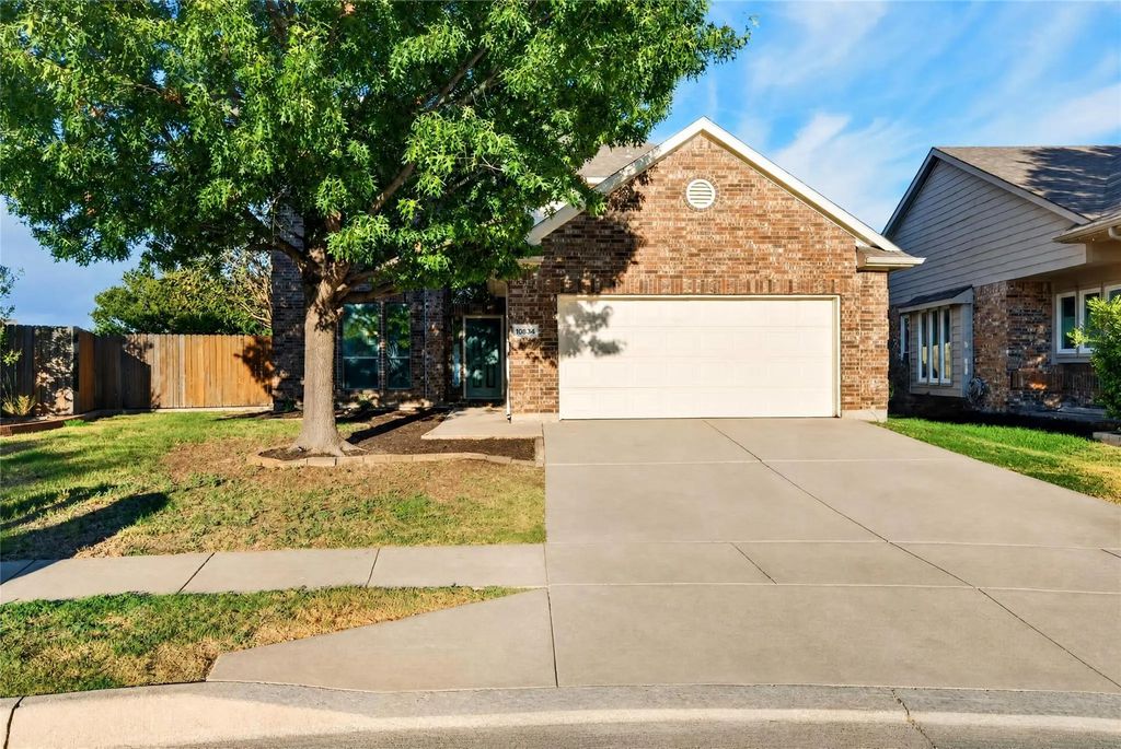 10834 Axton Court, Fort Worth