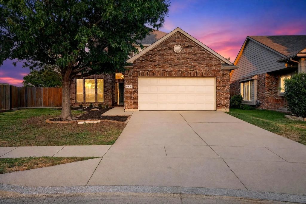 10834 Axton Court, Fort Worth