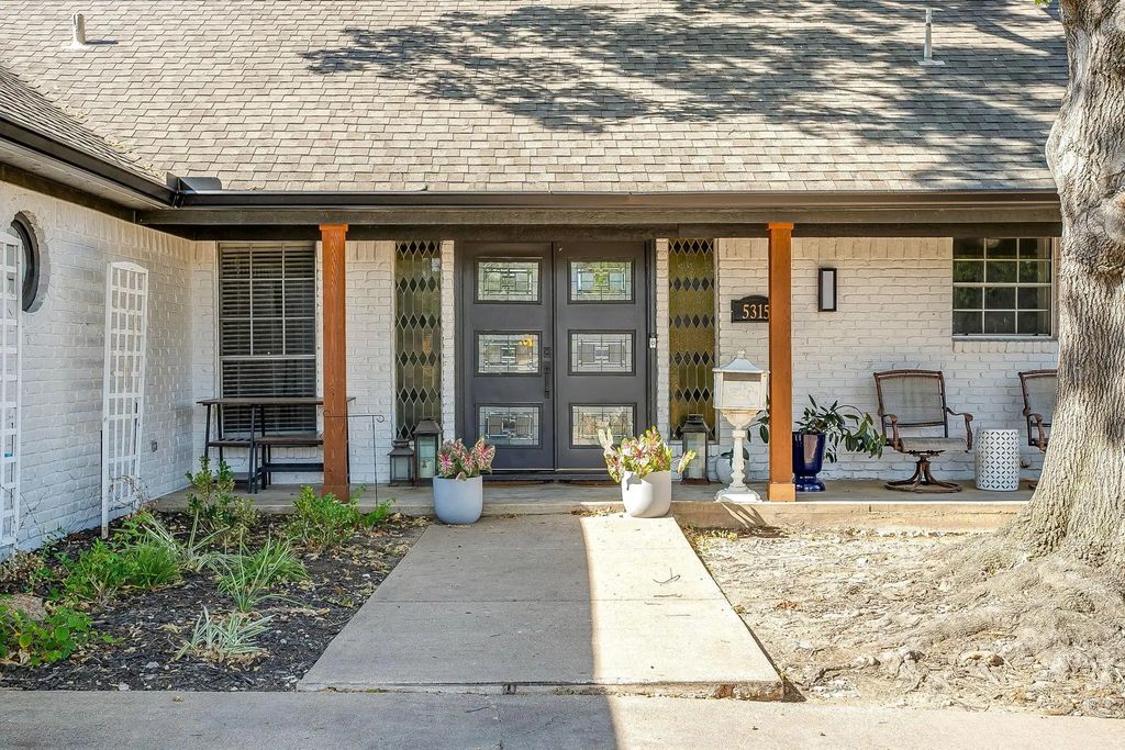 5315 Meadowbrook Drive, Fort Worth