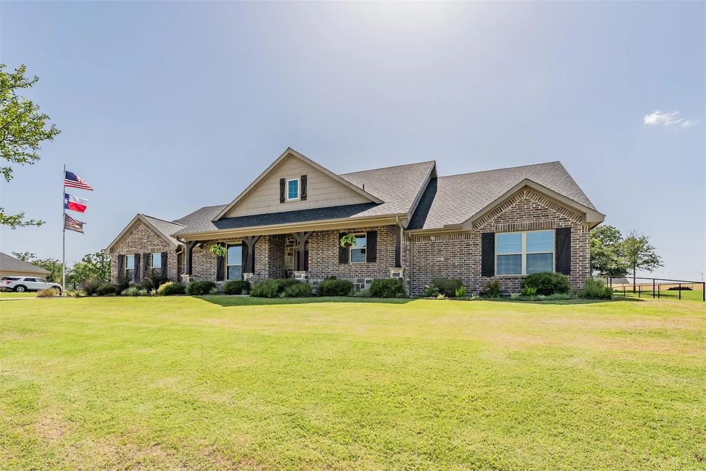 1268 County Road 4797, Springtown