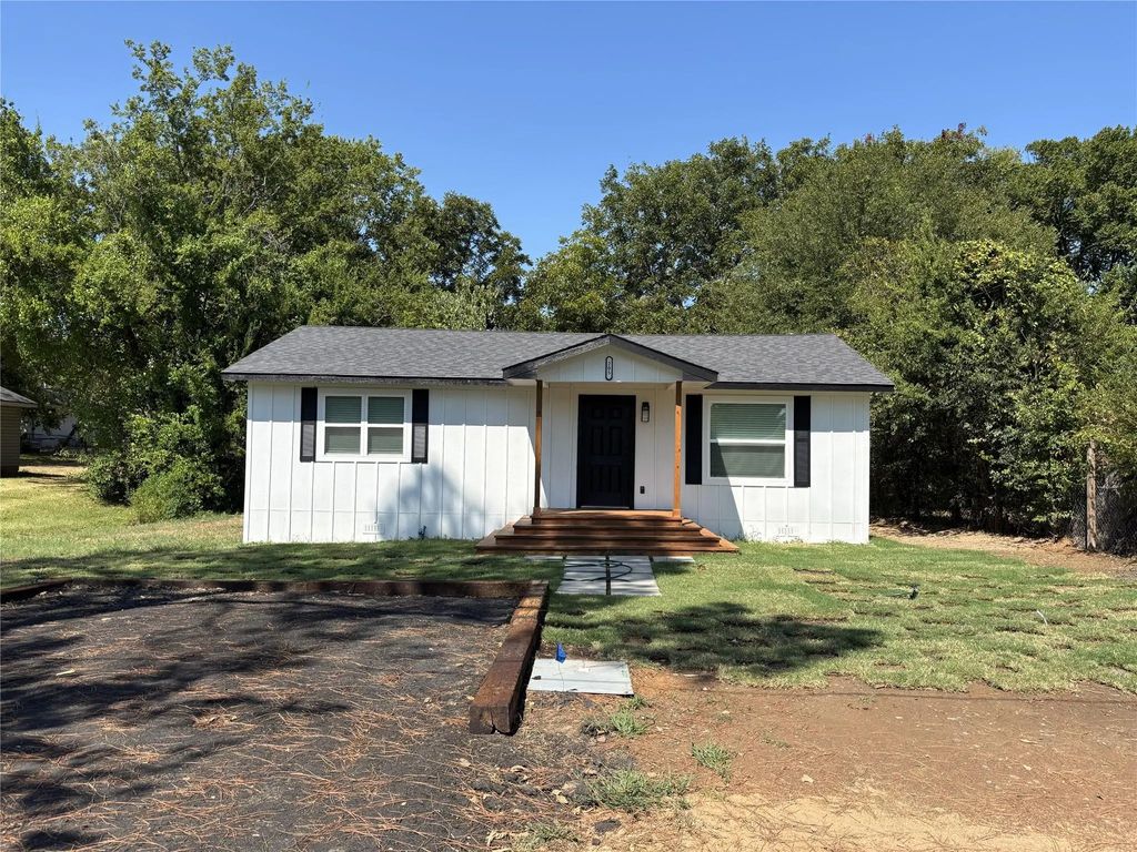 205 N Main Street, Edgewood