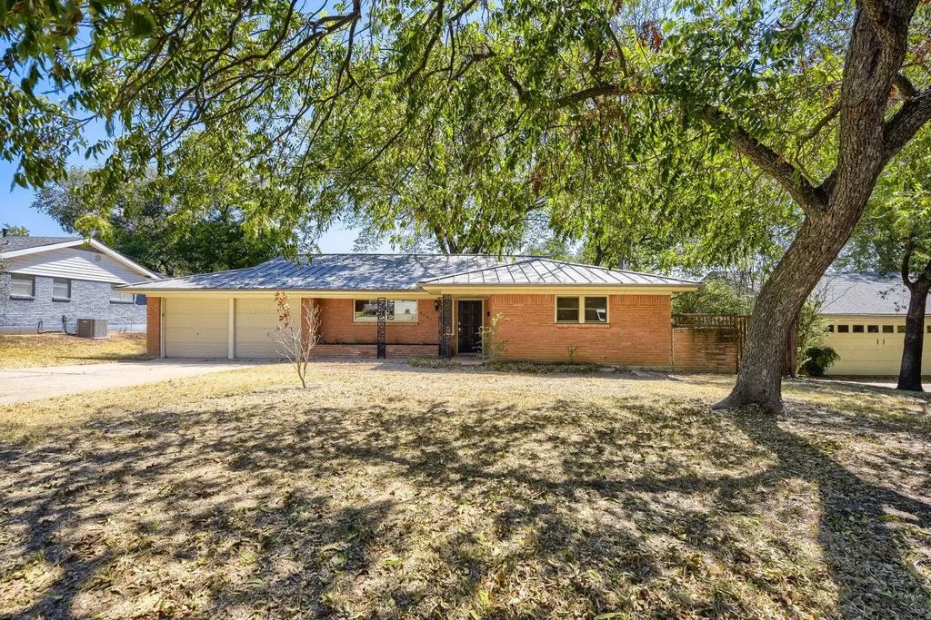 4105 Springbranch Drive, Benbrook