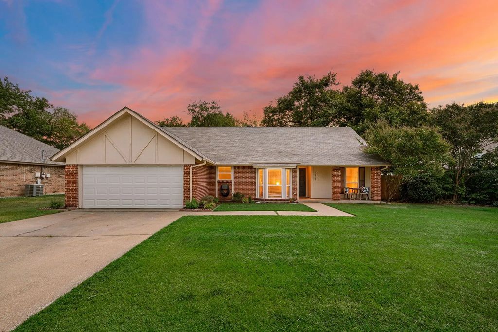 328 Cindy Street S, Keller
