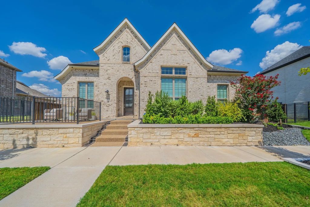 1518 Viridian Park Lane, Arlington