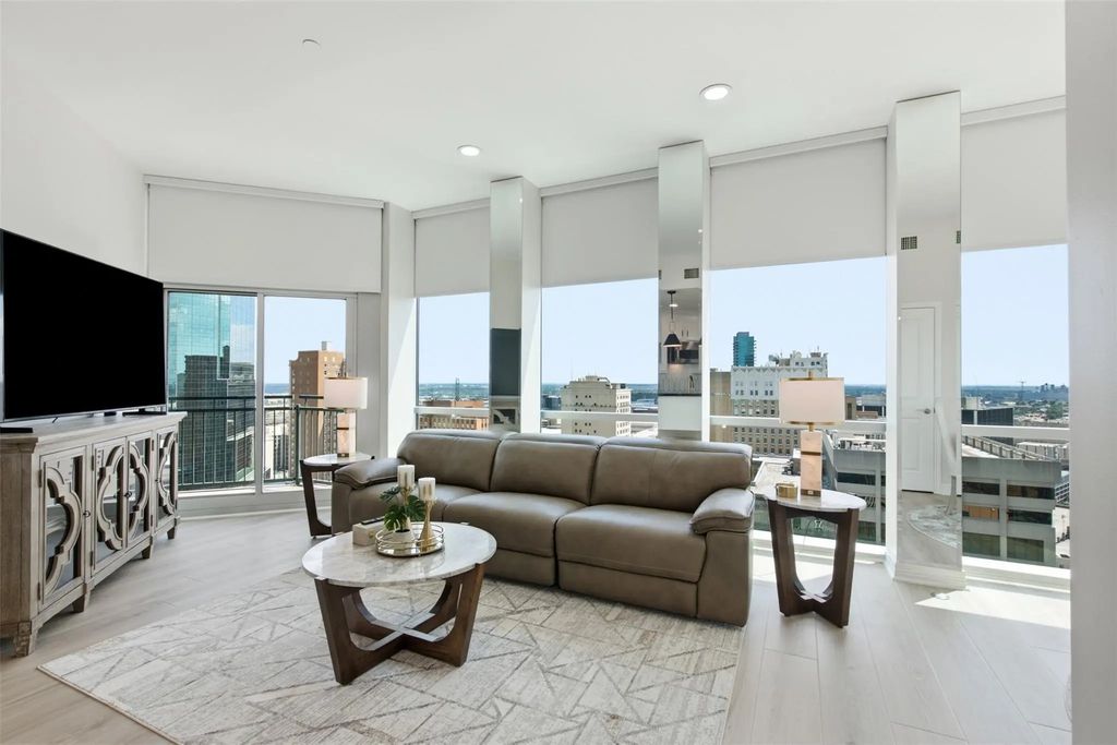 500 Throckmorton Street 2111, Fort Worth