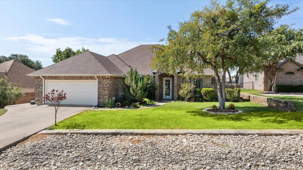 8712 Bellechase Road, Granbury