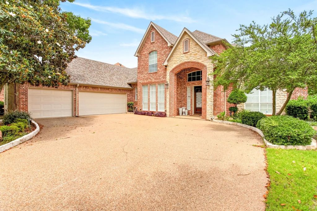 865 Thomas Crossing Drive, Fort Worth