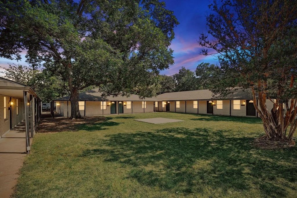 614 W Heard Street 8, Cleburne