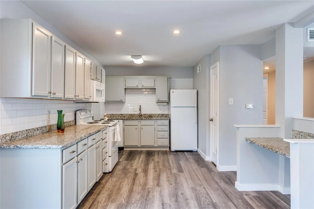 5725 Harvest Hill Road 2041, Dallas