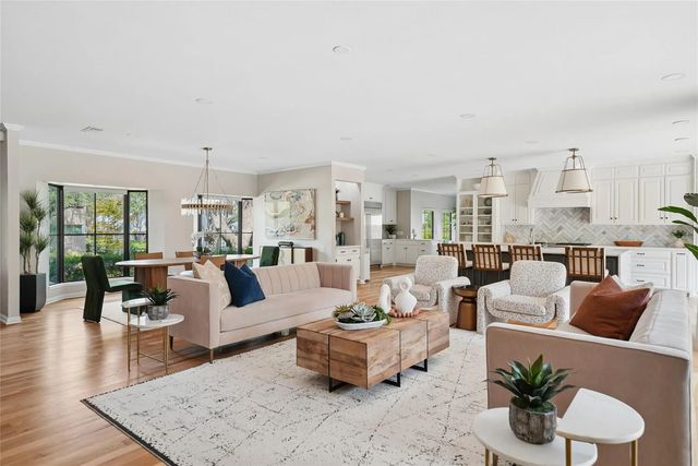 6030 Club Oaks Drive, Dallas
