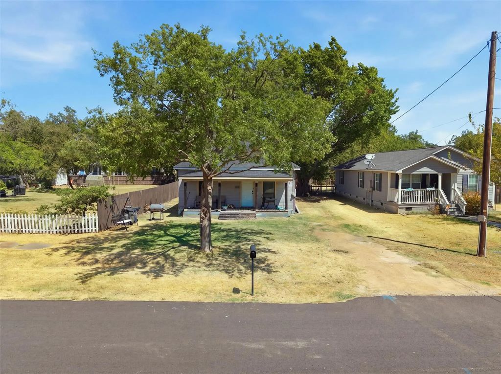 210 E Main Street, Celina