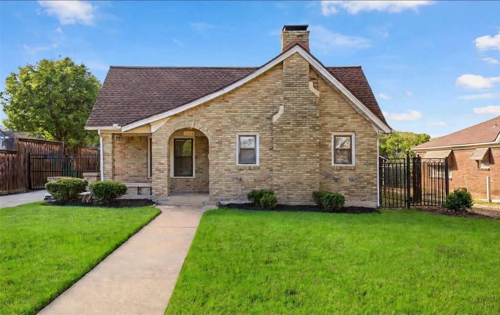 2304 Yucca Avenue, Fort Worth