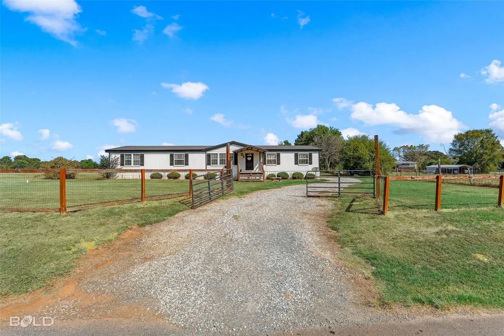 135 Peace Lane, Benton