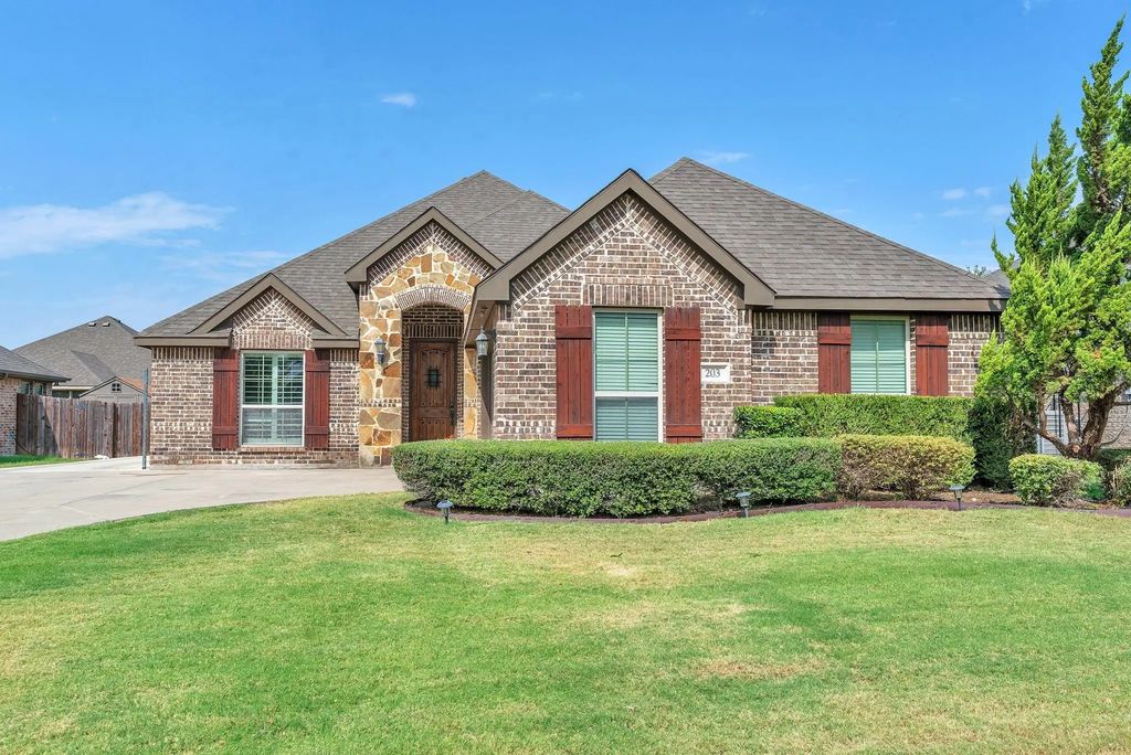 203 Cambridge Street, Waxahachie