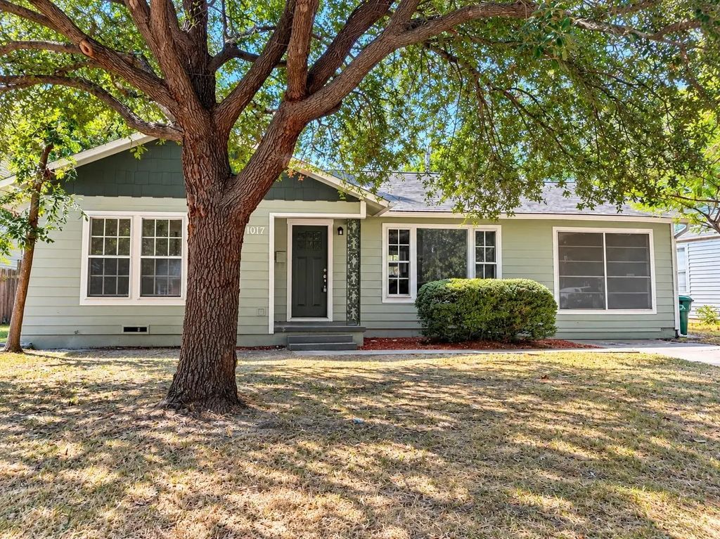 1017 Denton Street, Denton
