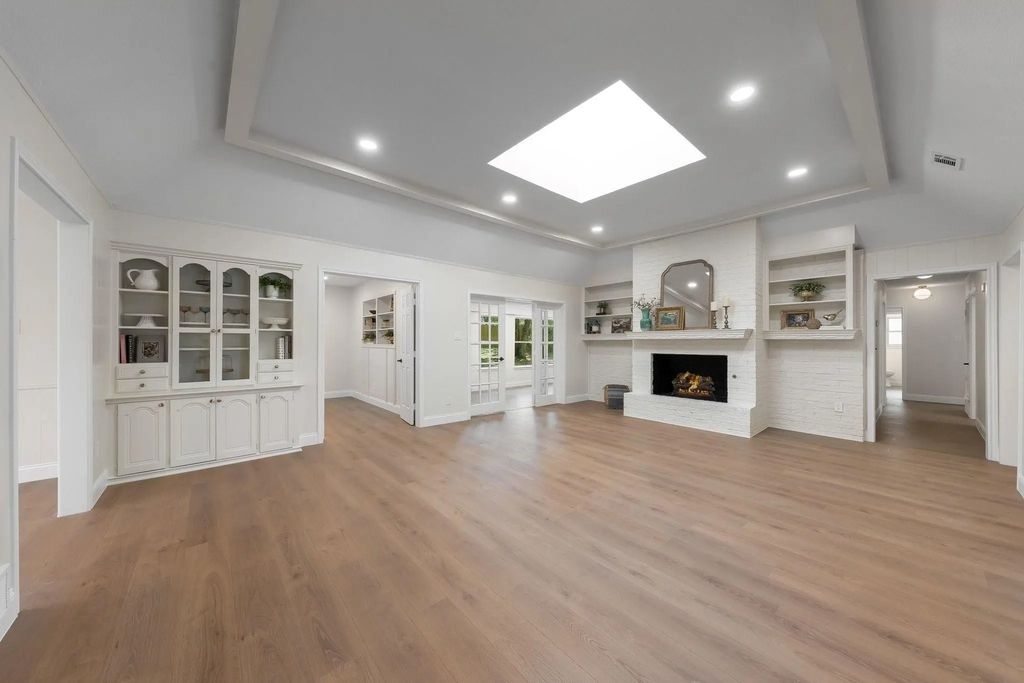 2844 Hurstview Drive, Hurst