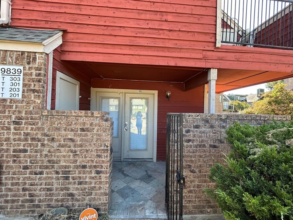 9839 Walnut Street 103, Dallas