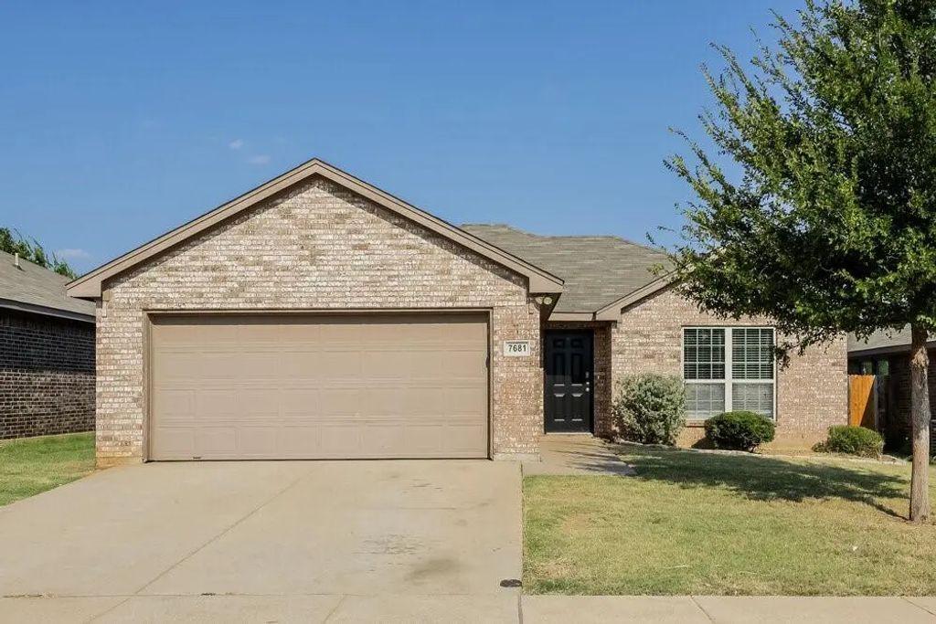 7681 Hollow Point Drive, Fort Worth
