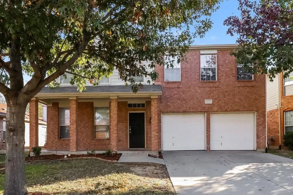 8425 Vicksburg Lane, Fort Worth