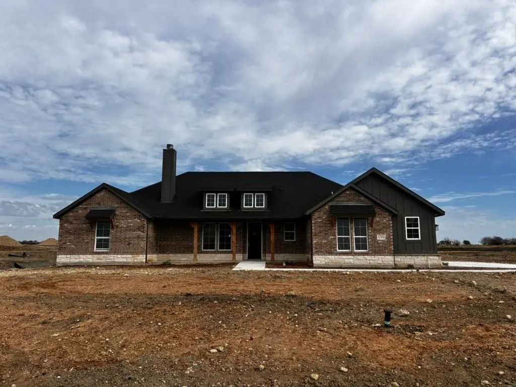 136 Pheasant Run Drive, New Fairview