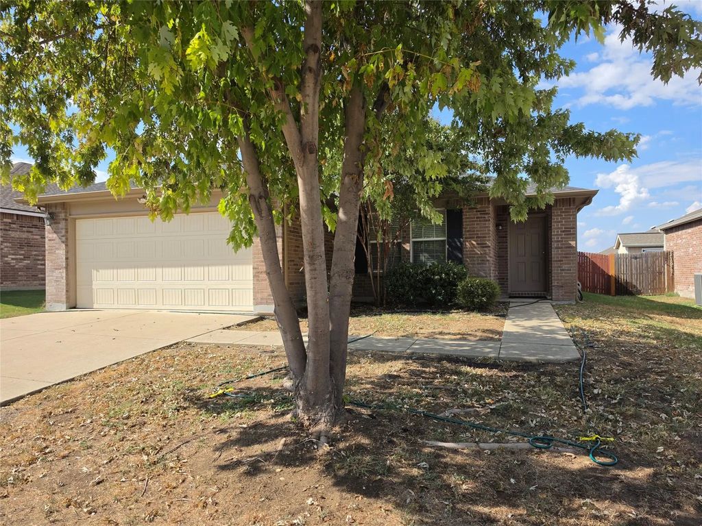 6012 Fantail Drive, Fort Worth