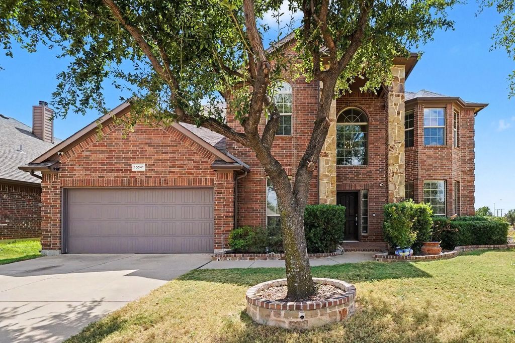 10041 Red Bluff Lane, Fort Worth