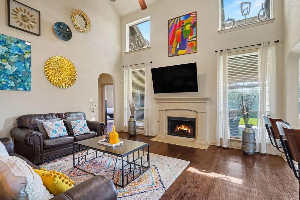 10041 Red Bluff Lane, Fort Worth