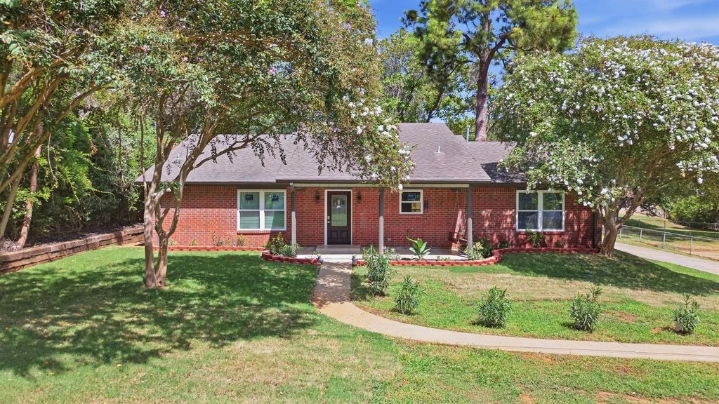 119 Stephanie Drive, Palestine