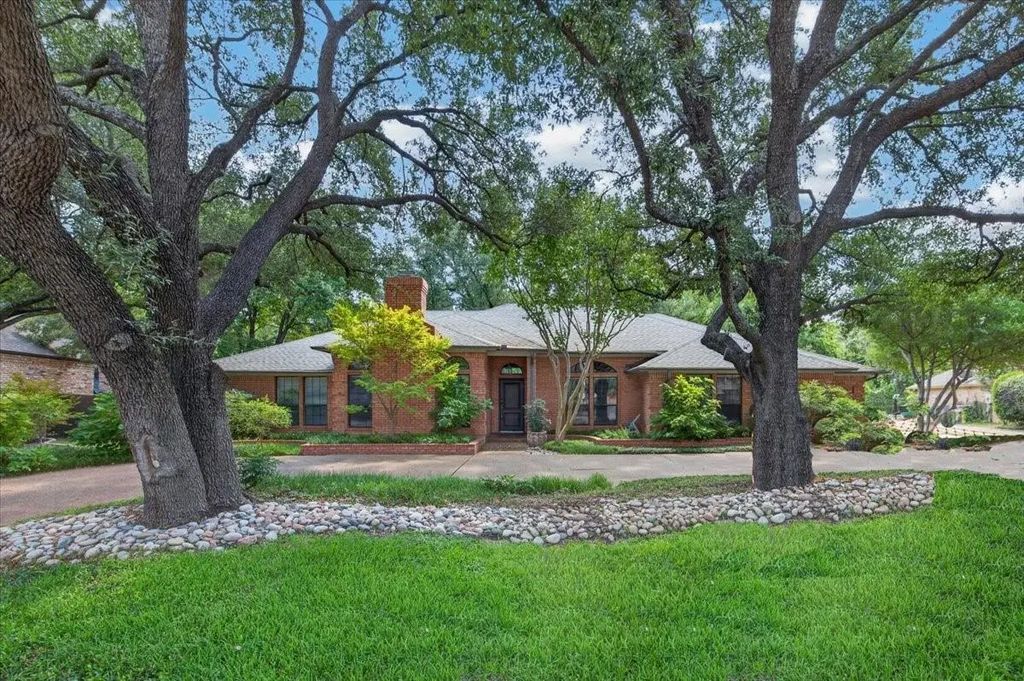 3613 Ridglea Country Club Drive, Fort Worth