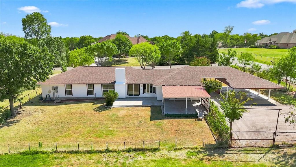 1 Glencove Circle, Lucas