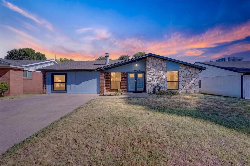 1007 Wildwood Drive, Arlington