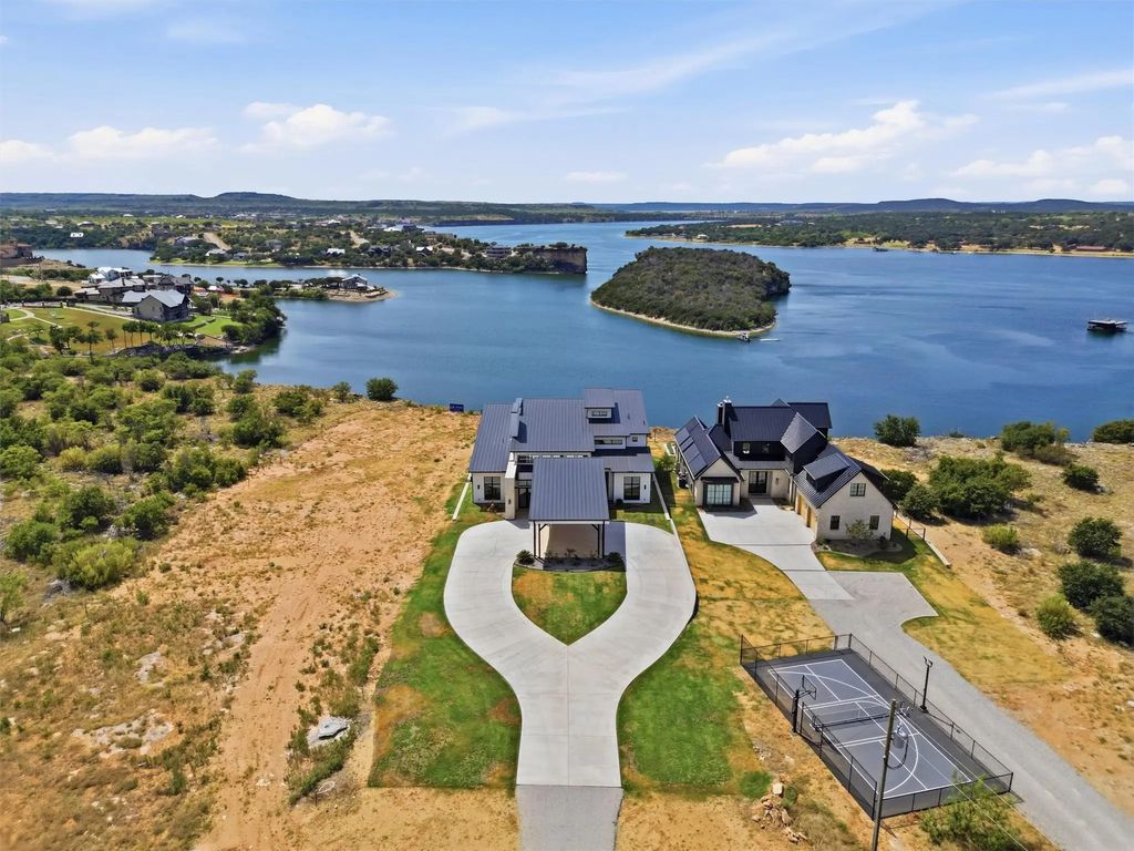 961 E Hells Gate Drive, Graford