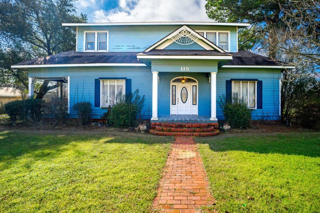 115 E Brazos, Wortham