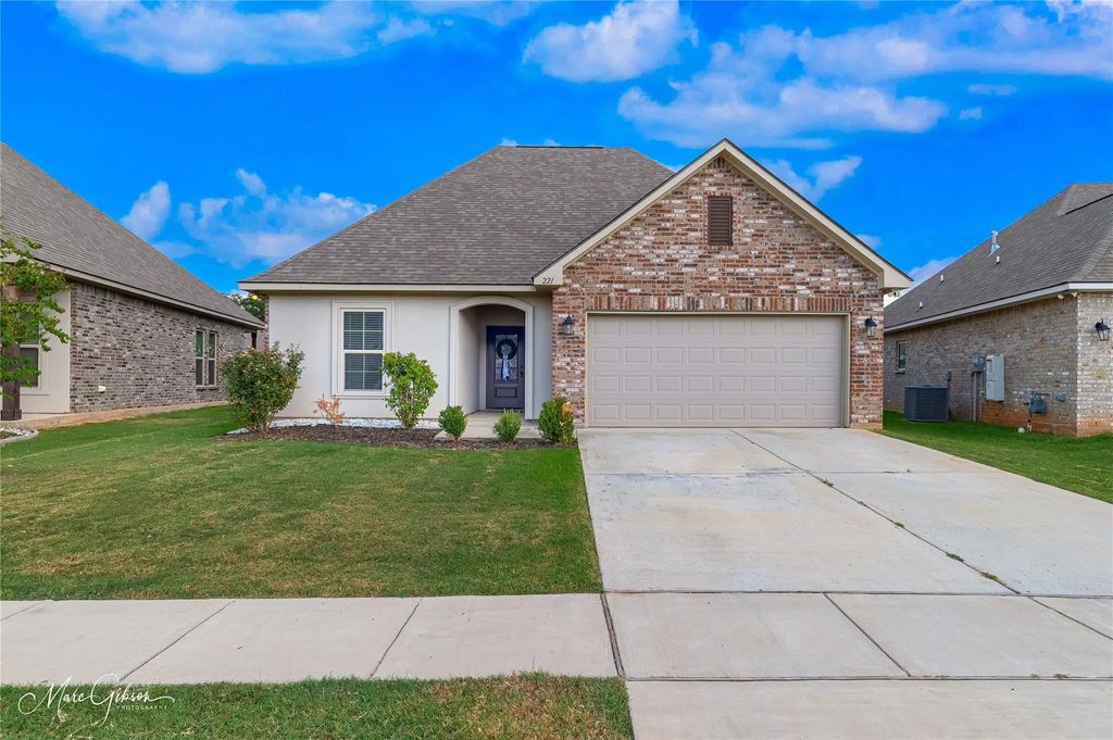 221 Hyperion Street, Bossier City